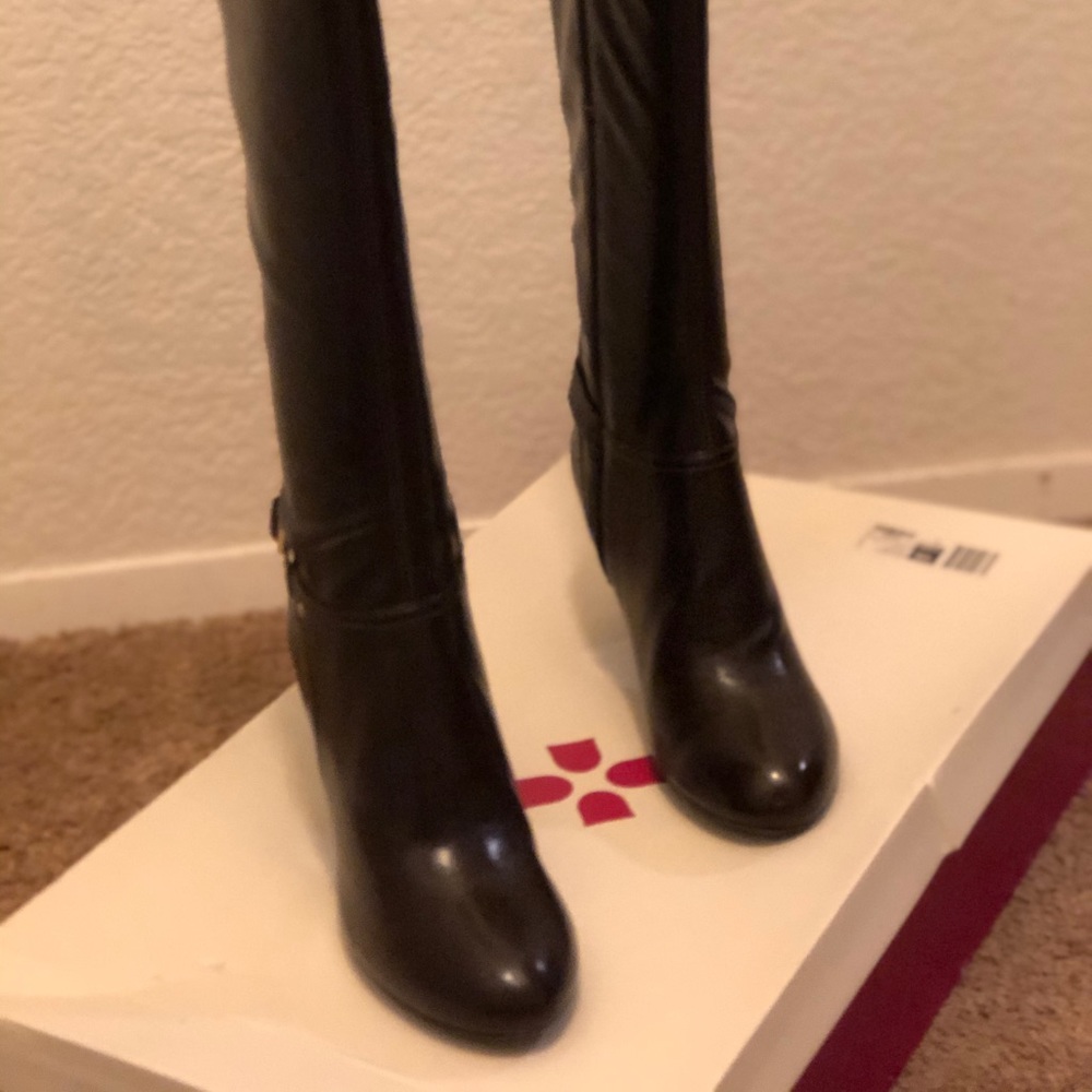 SOLD!!!!!!!!!! Boots